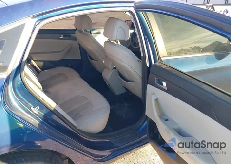 2017 Hyundai Sonata z USA, uszkodzony, nr VIN 5NPE24AF3HH504535